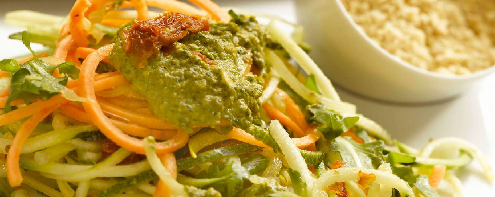 3 colors pasta with pesto sauce and rawmezan, a vegan pesto recipe