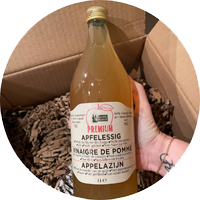 une bouteille de vinaigre de cidre de pomme