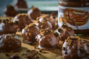 chocoladetruffels recept met hazelnootpasta van Amanprana en Oreo koekjes