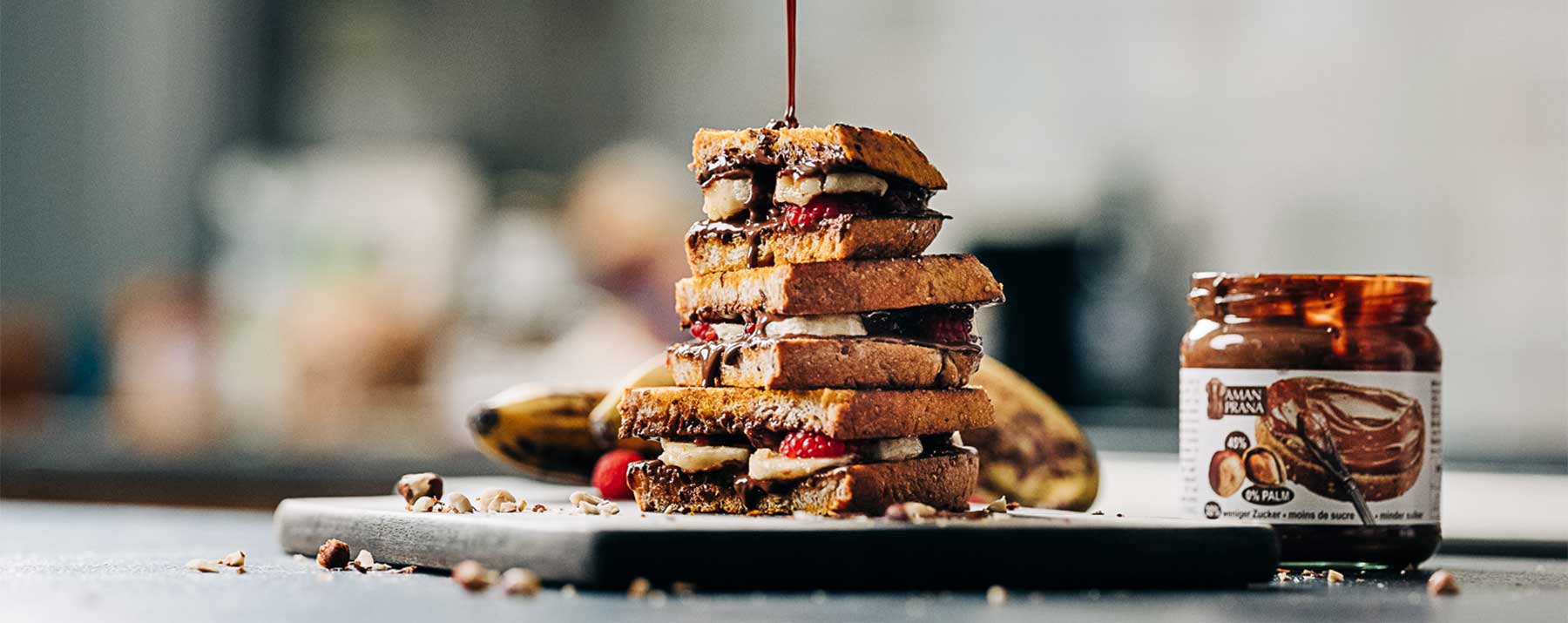 Croque with hazelnut spread, banana, raspberry delicious from Amanprana