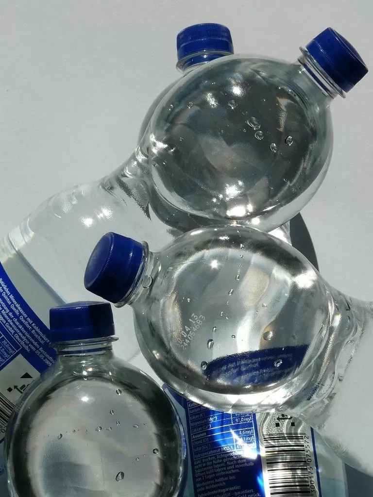 Het plastic wegwerp flesje zoals we hem kennen. Kies voor een duurzaam alternatief!