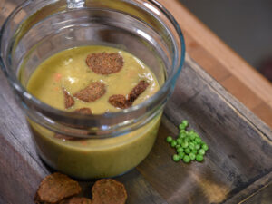 zelf Super eiwitrijke vegan worstjes maken voor erwtensoep