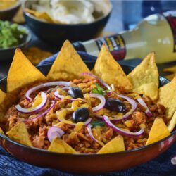 nachos du four avec de la viande hachée végétarienne