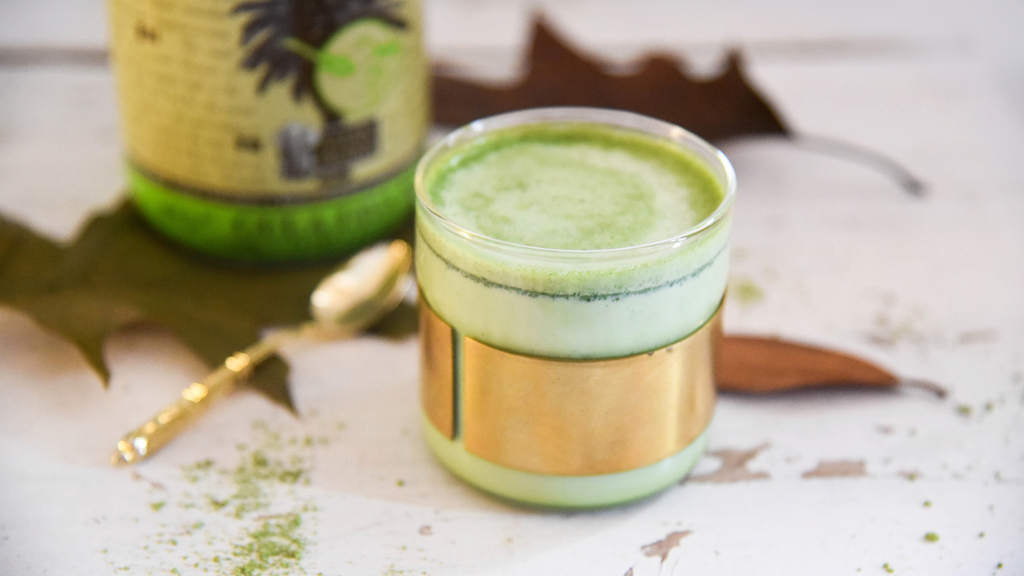 matcha latte gemaakt met gula java matcha