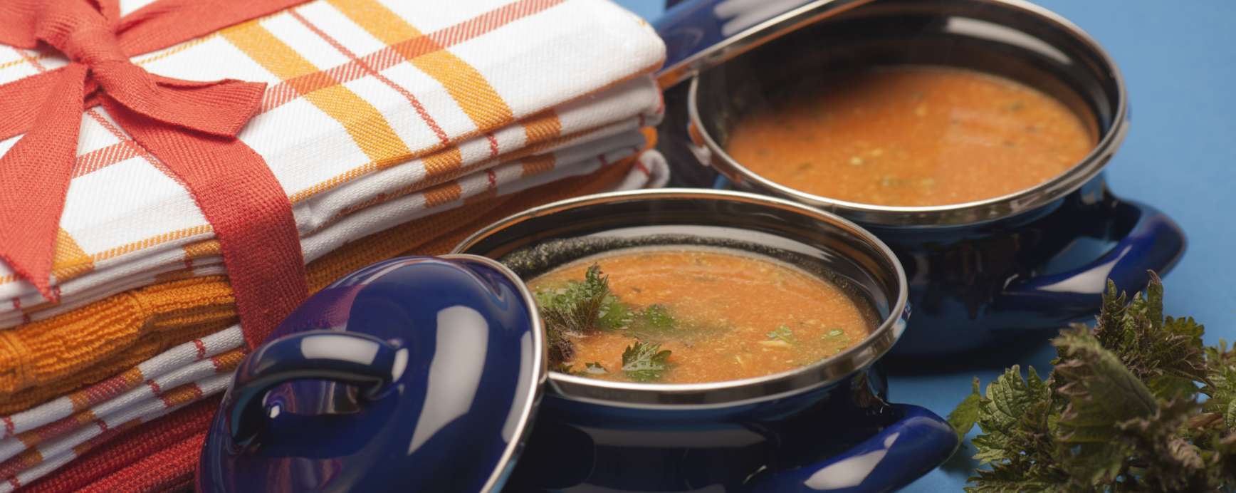Recipe for spicy tomato soup full of antioxidants. Tasty and healthy!